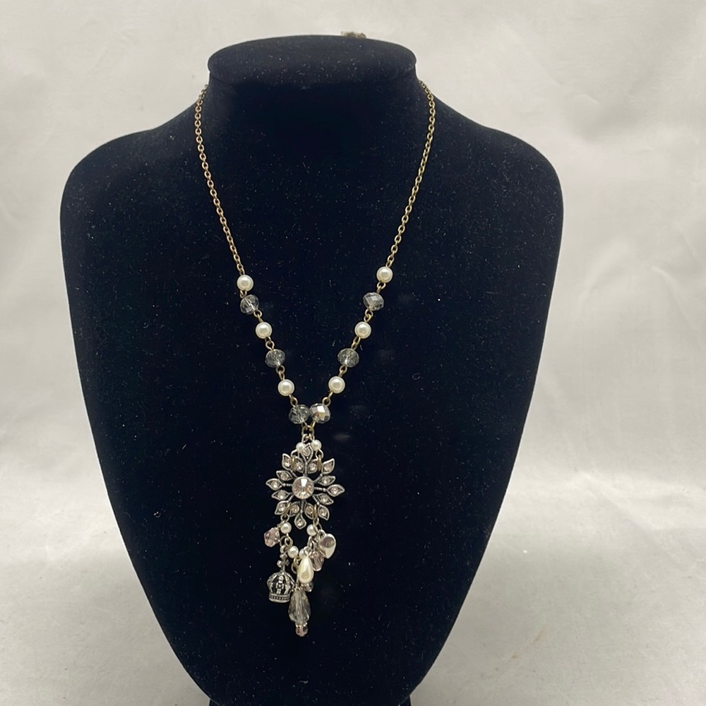 Pearls and beads charming necklace